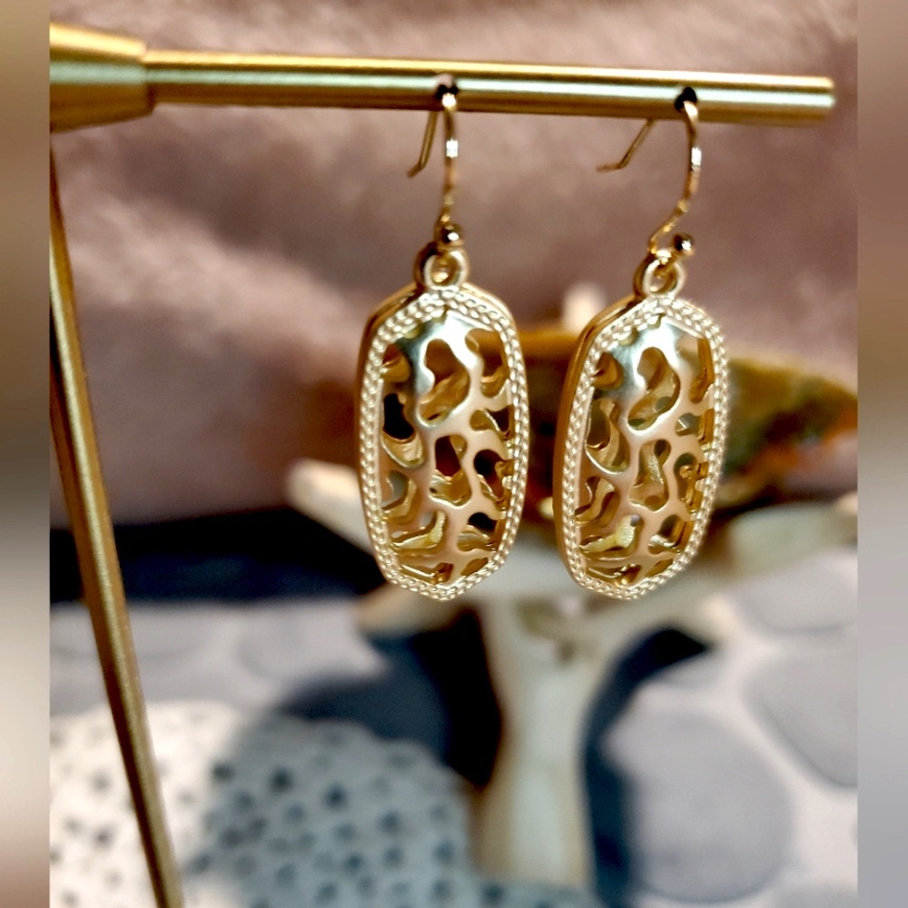 Hollow Cut Goldtone Earribgs